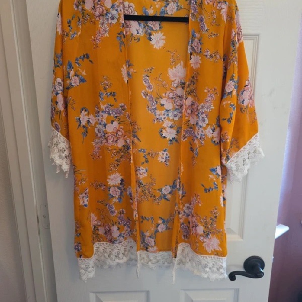 Sunshine Floral Lace-Trim Kimono